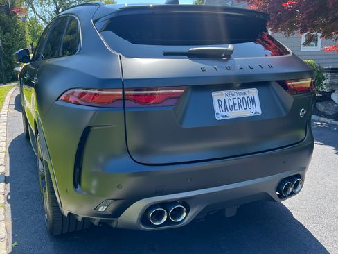 Used 2021 Jaguar F-PACE SVR image 4