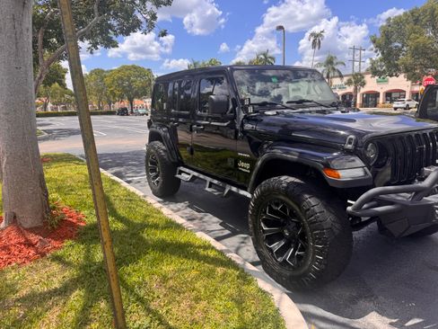 Used 2020 Jeep Wrangler Unlimited Sahara AWD/4WD image 1
