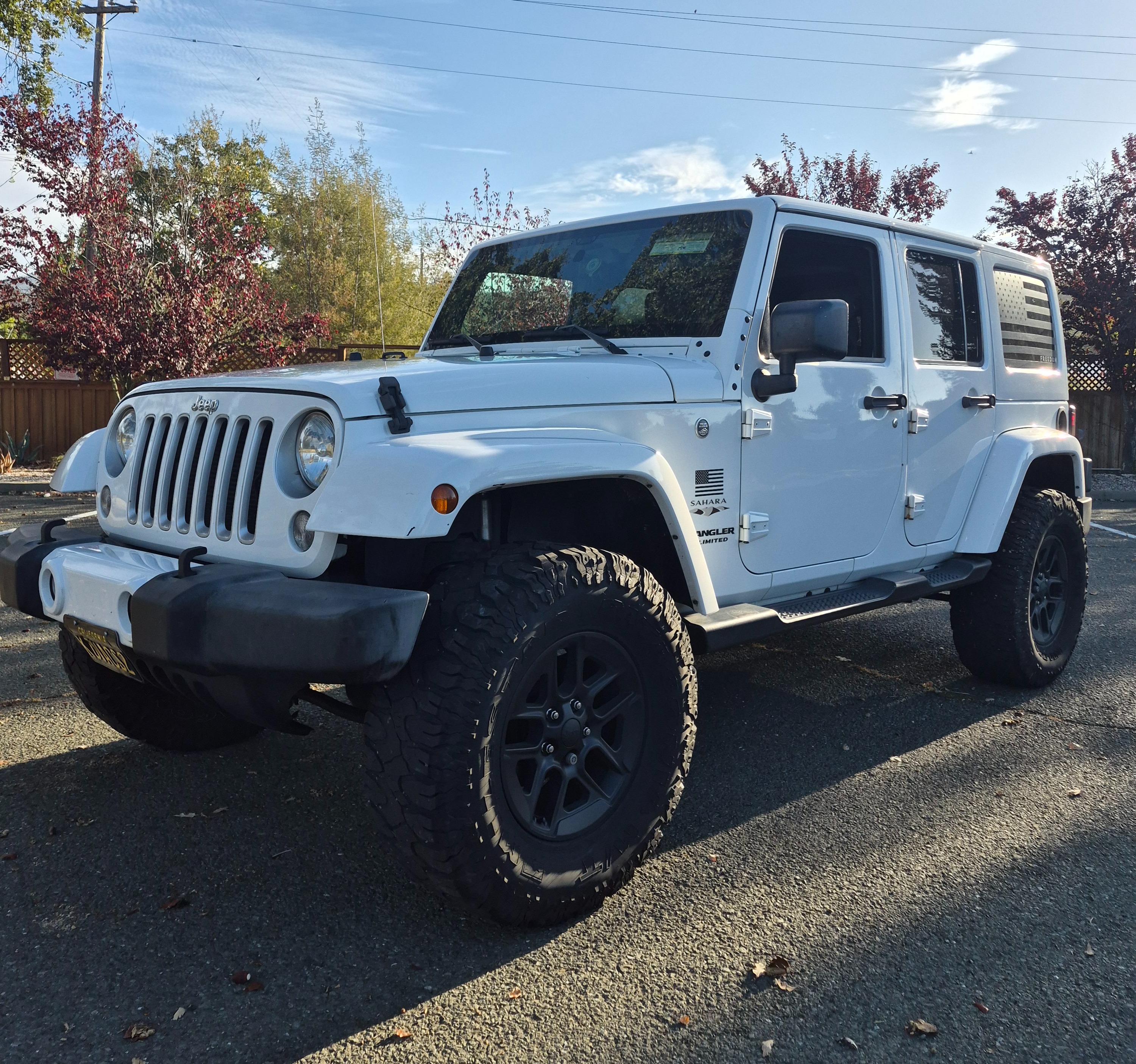 Used 2016 Jeep Wrangler Unlimited Sahara w/ Dual Top Group AWD/4WD image 1