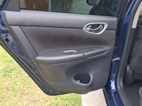 Used 2019 Nissan Sentra SV image 17