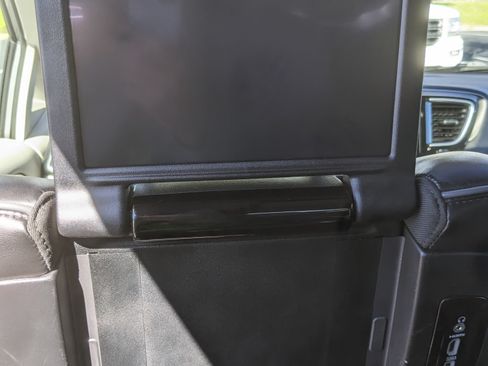 Used 2018 Chrysler Pacifica Limited w/ Advanced Safetytec Group image 10