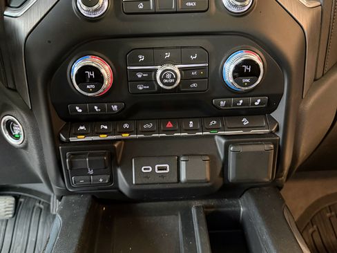 Used 2020 GMC Sierra 1500 Denali w/ Technology Package image 14