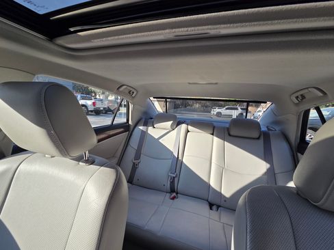 Used 2011 Toyota Avalon Limited image 18