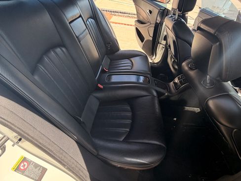 Used 2009 Mercedes-Benz CLS 550 image 8