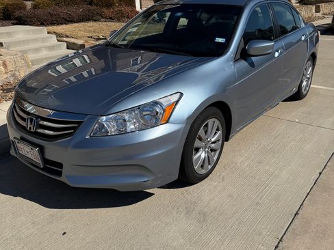 Used 2011 Honda Accord EX-L image 2