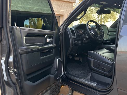 Used 2020 RAM 2500 Laramie w/ Night Edition image 11