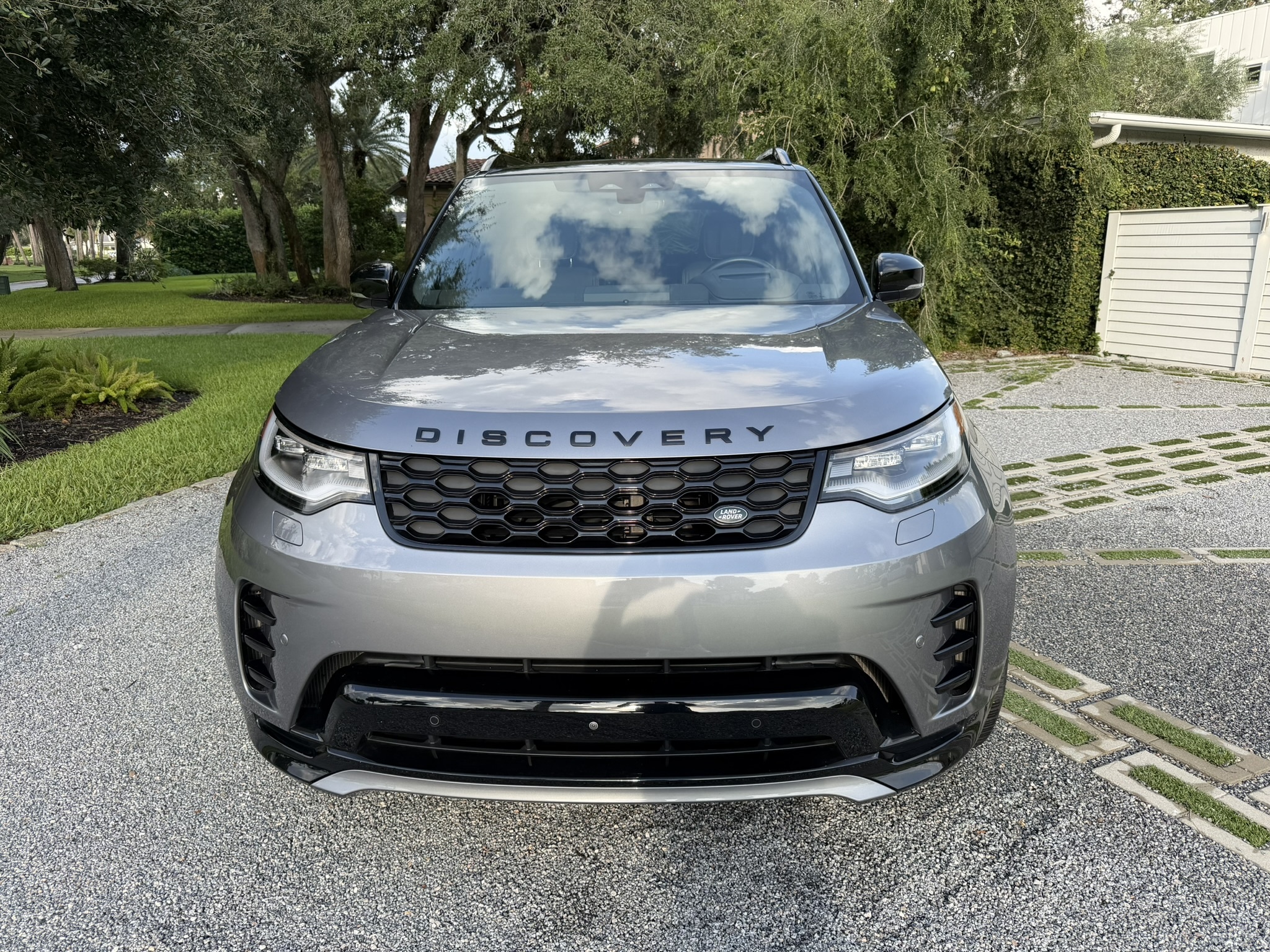 Used 2024 Land Rover Discovery Dynamic SE AWD/4WD image 10