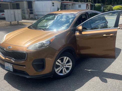 Used 2017 Kia Sportage LX FWD image 1