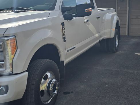Used 2019 Ford F350 Platinum w/ Platinum Ultimate Package image 6