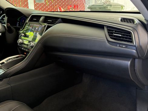 Used 2021 Honda Insight Touring image 12
