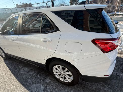 Used 2021 Chevrolet Equinox LS image 4
