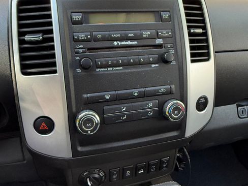 Used 2012 Nissan Frontier PRO-4X w/ Pro-4x Luxury Pkg AWD/4WD image 14