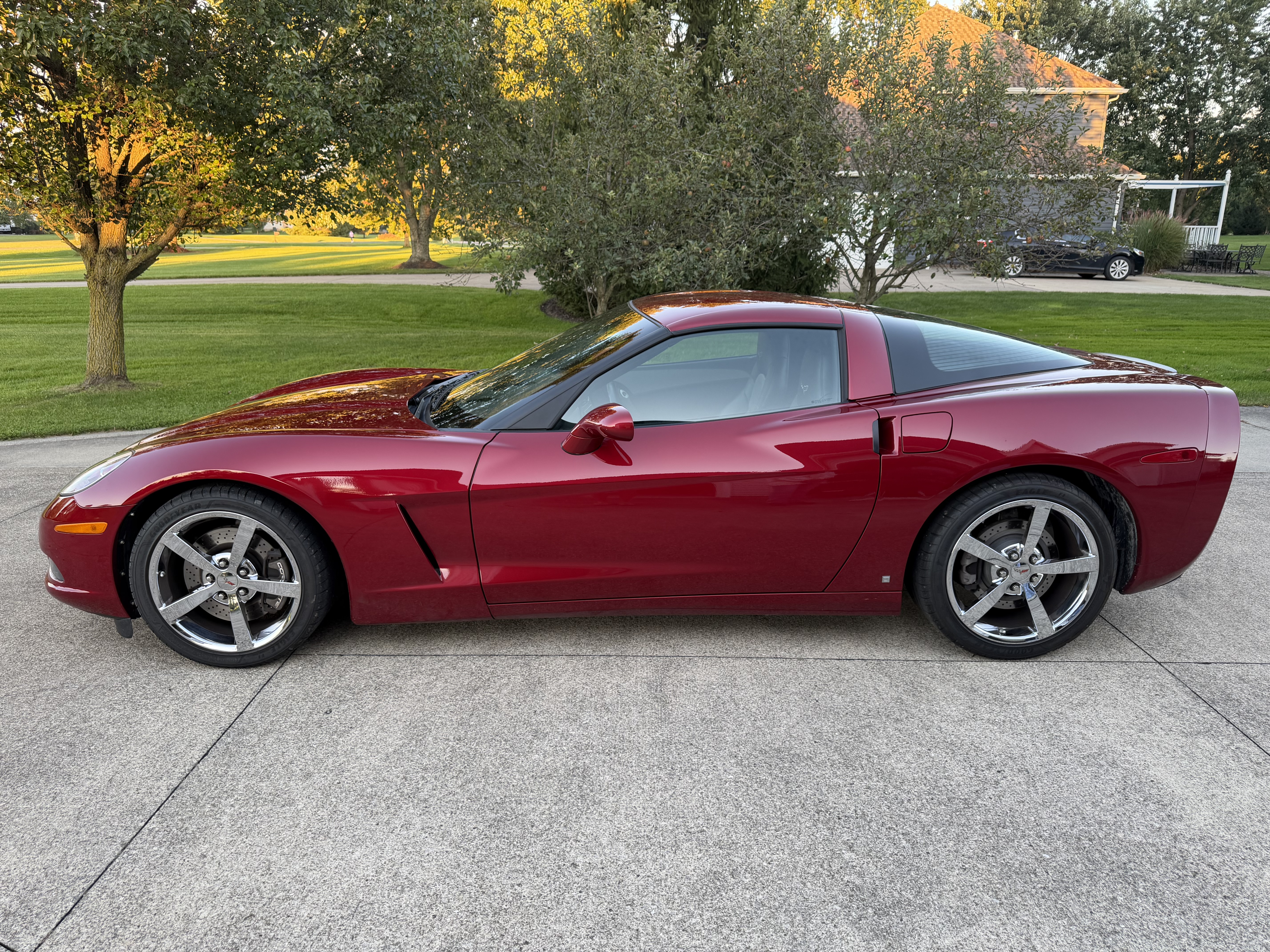 Used 2009 Chevrolet Corvette Coupe w/ Preferred Equipment Group RWD image 4
