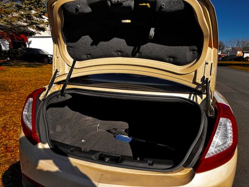 Used 2014 Lincoln MKS AWD w/ Equipment Group 101A image 11