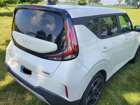Used 2023 Kia Soul EX FWD image 8