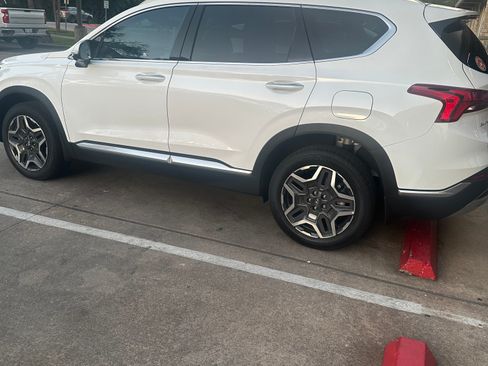 Used 2022 Hyundai Santa Fe Limited AWD/4WD image 2