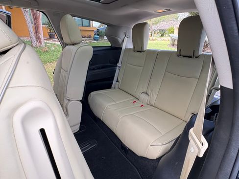 Used 2018 INFINITI QX60 3.5 Sport Utility 4D w/ Deluxe Technology Package image 27