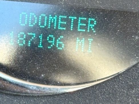 Used 2007 Chevrolet Suburban LT w/ LT Preferred Equipment Group image 6