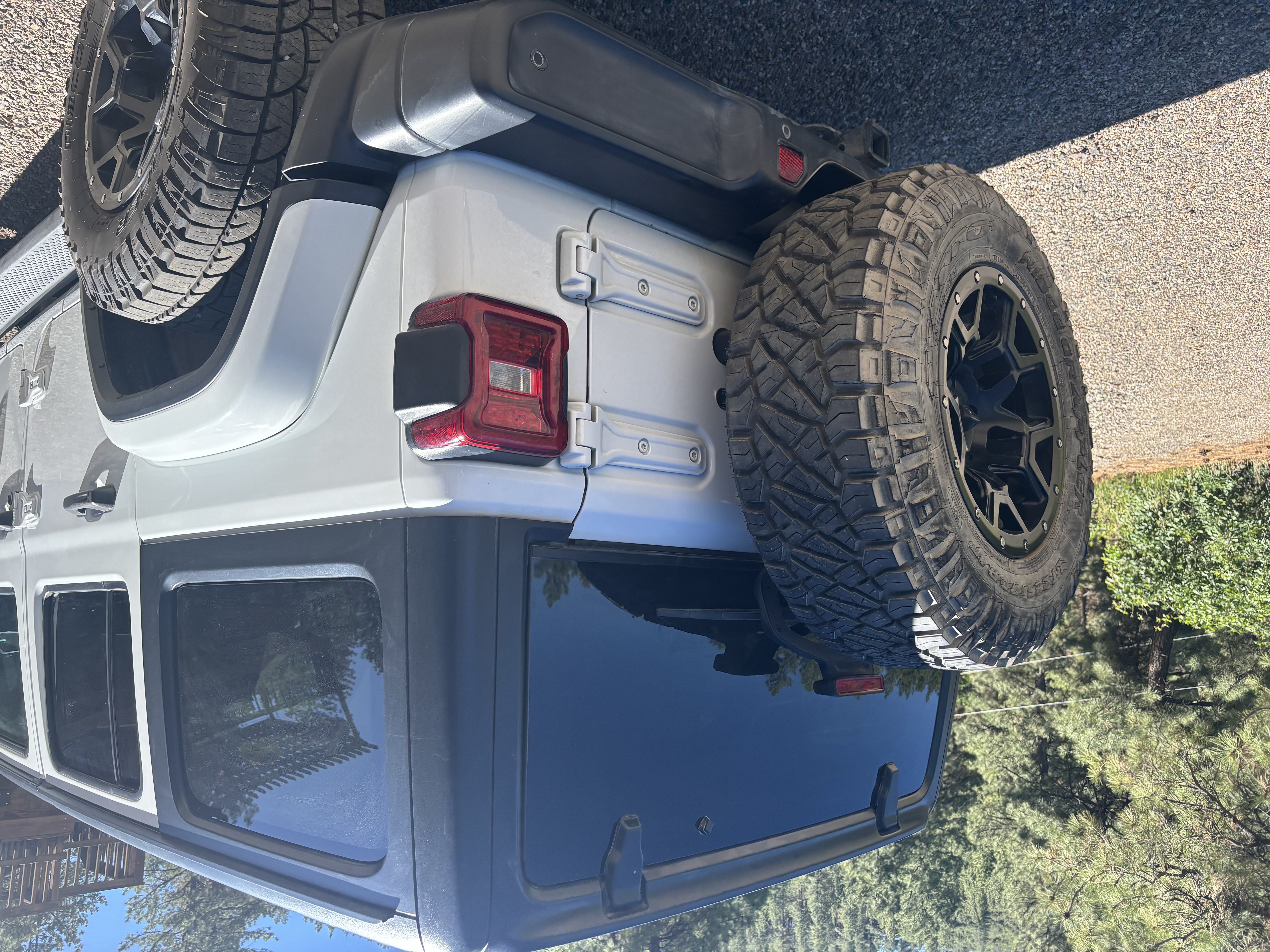 Used 2019 Jeep Wrangler Unlimited Sahara w/ Safety Group AWD/4WD image 8