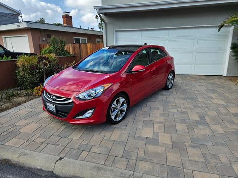 Used 2013 Hyundai Elantra GT w/ Tech Pkg image 12