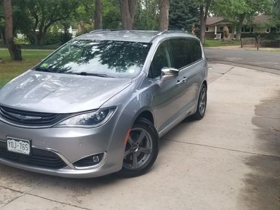 Used 2018 Chrysler Pacifica Limited w/ Advanced Safetytec Group