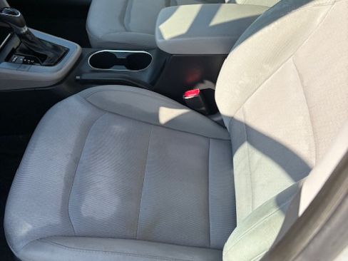 Used 2017 Hyundai Elantra SE image 15