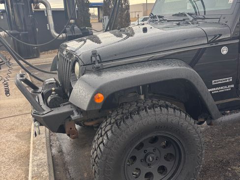 Used 2015 Jeep Wrangler Unlimited Sport w/ Quick Order Package 24S image 2