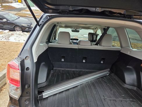 Used 2018 Subaru Forester 2.5i Premium w/ All-Weather Package image 2