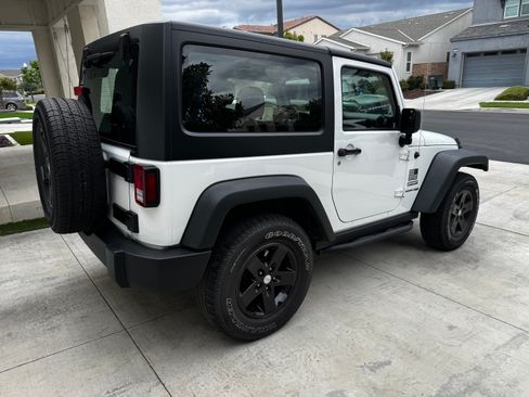 Used 2018 Jeep Wrangler Sport AWD/4WD image 11