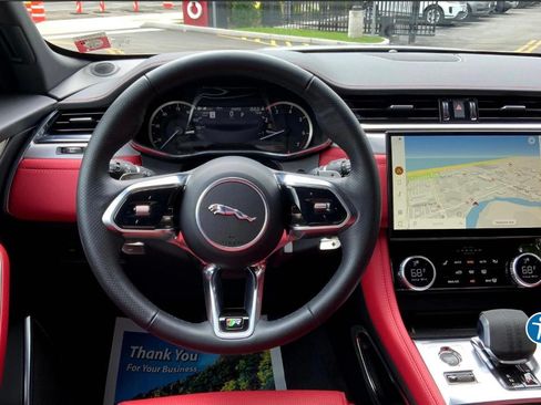 Used 2023 Jaguar F-PACE R-Dynamic S image 6