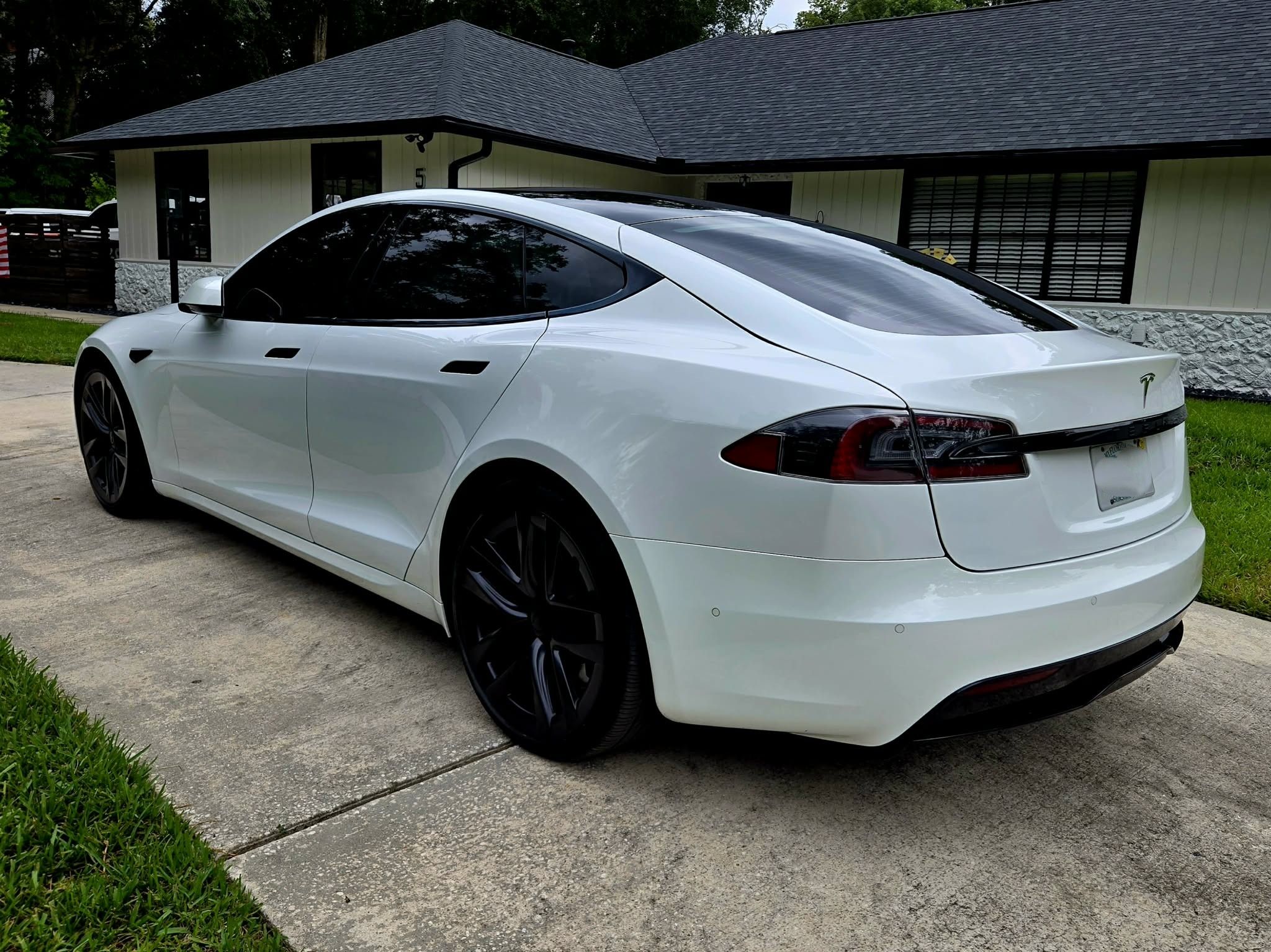 Used 2022 Tesla Model S Standard Range AWD/4WD image 6