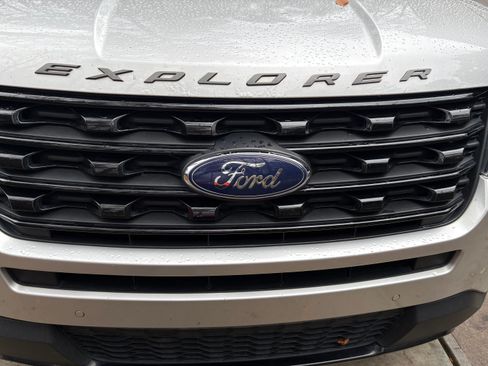 Used 2017 Ford Explorer Sport image 10