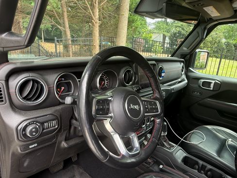 Used 2020 Jeep Gladiator Rubicon AWD/4WD image 6
