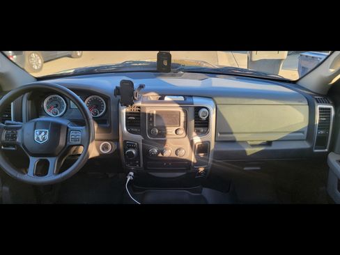 Used 2019 RAM 1500 Classic SLT image 11