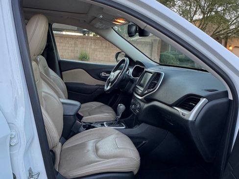 Used 2015 Jeep Cherokee Limited FWD image 11
