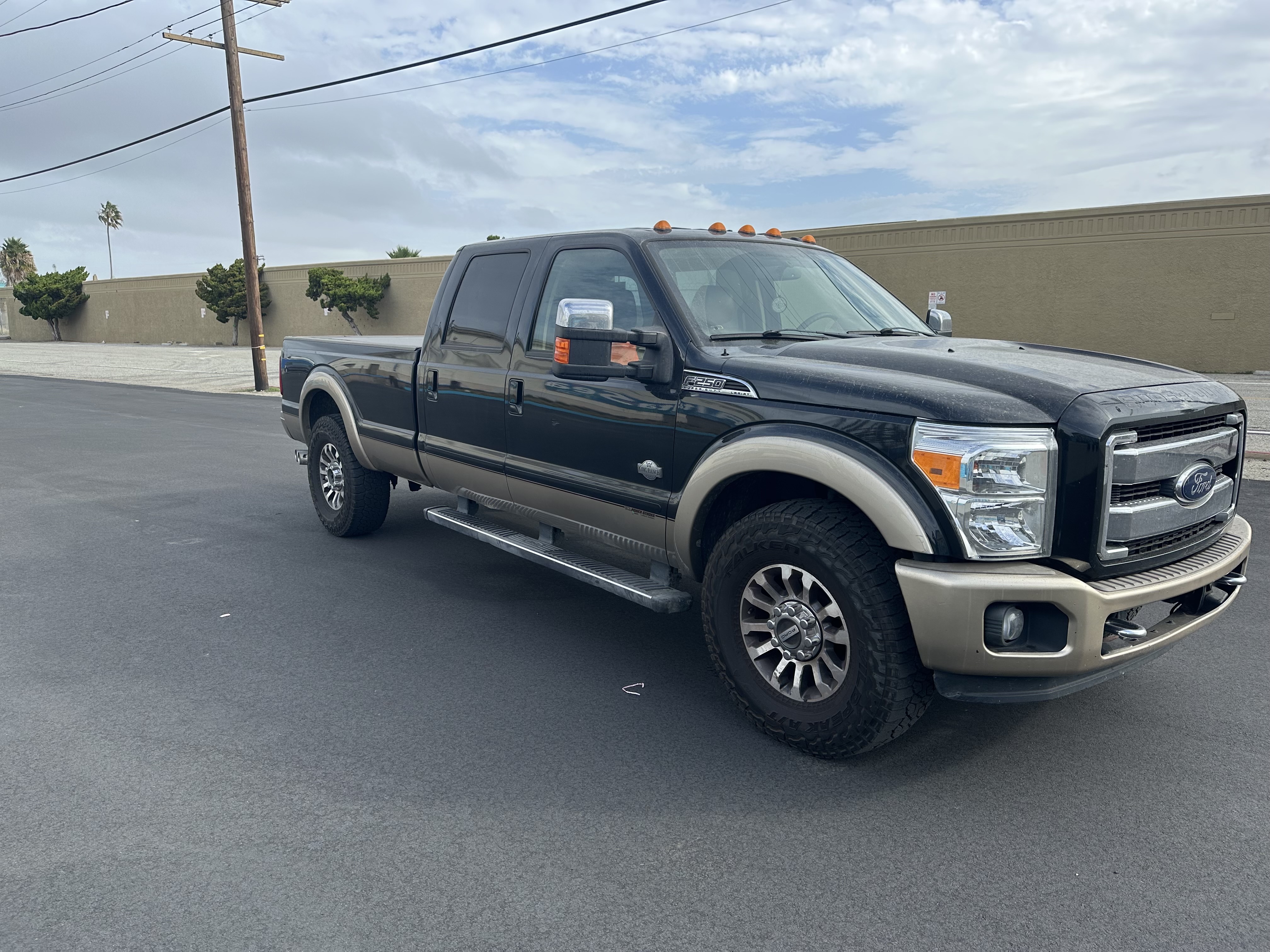 Used 2011 Ford F250 King Ranch w/ King Ranch w/Chrome Pkg RWD image 4