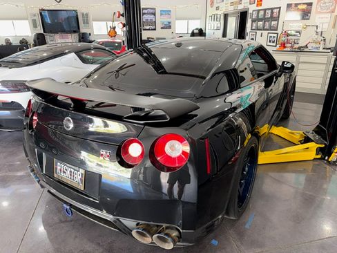 Used 2014 Nissan GT-R Black Edition image 16