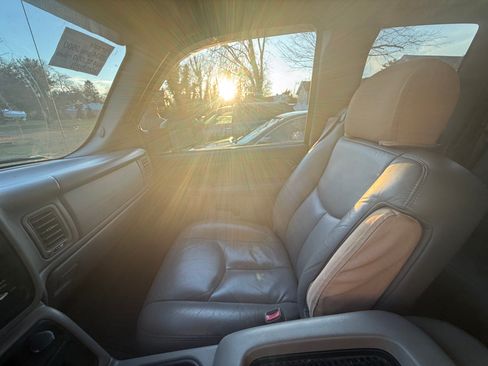 Used 2004 GMC Sierra 3500 SLT w/ Heavy-Duty Power Package image 6