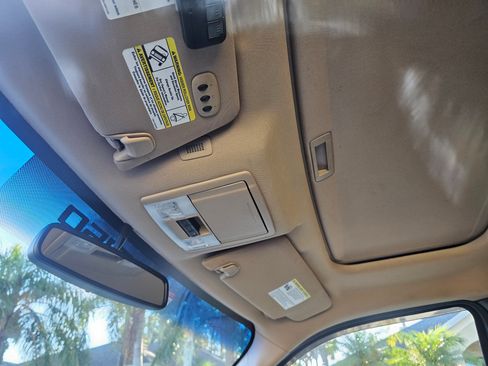 Used 2011 Ford F150 Lariat w/ Lariat Chrome Pkg image 15