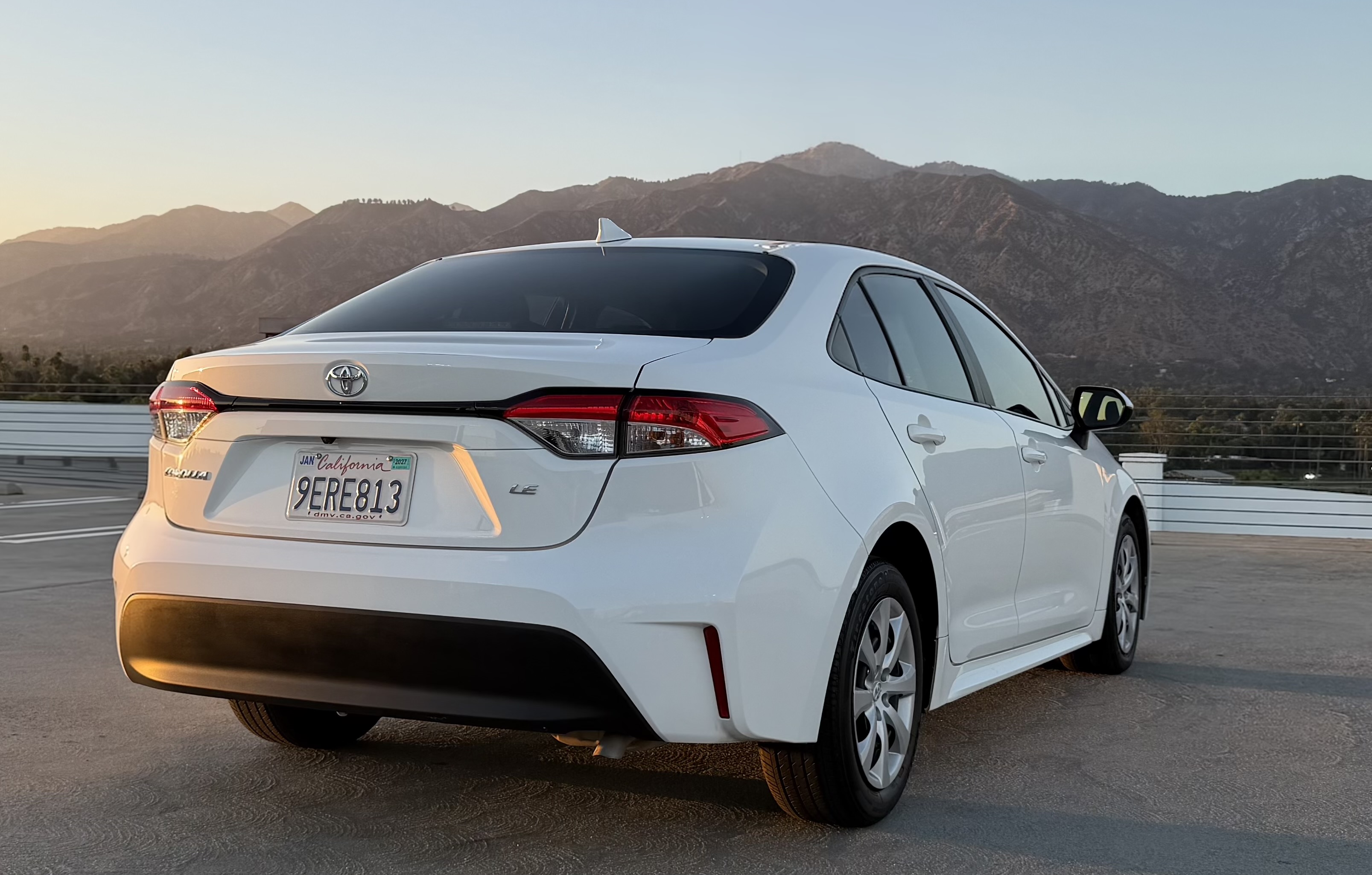 Used 2023 Toyota Corolla LE FWD image 5