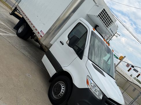 Used 2023 Mercedes-Benz Sprinter 4500 image 1