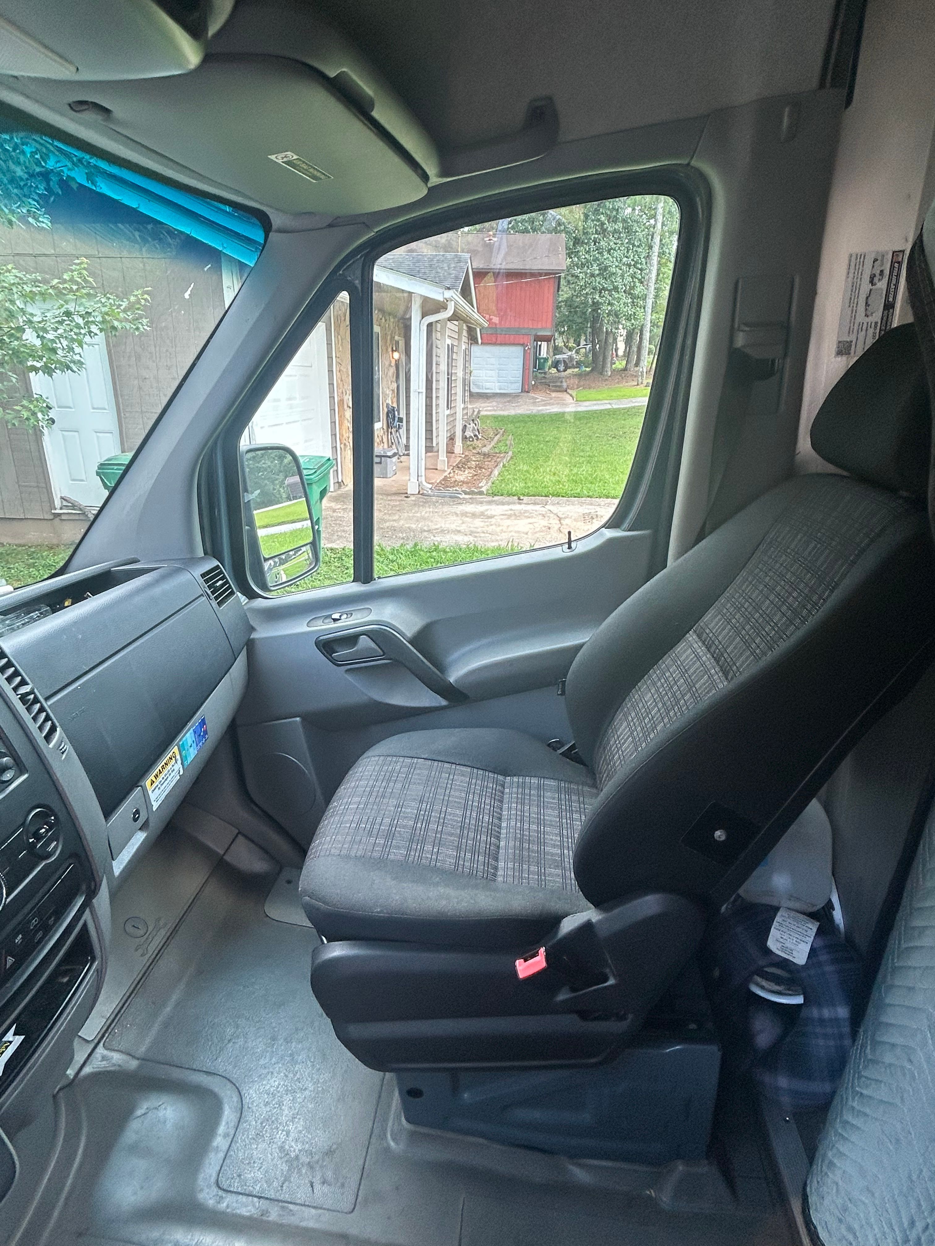 Used 2018 Mercedes-Benz Sprinter 2500 image 8