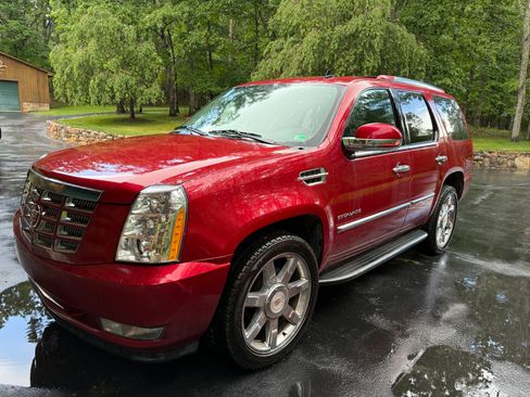 Used 2014 Cadillac Escalade Luxury AWD/4WD image 4