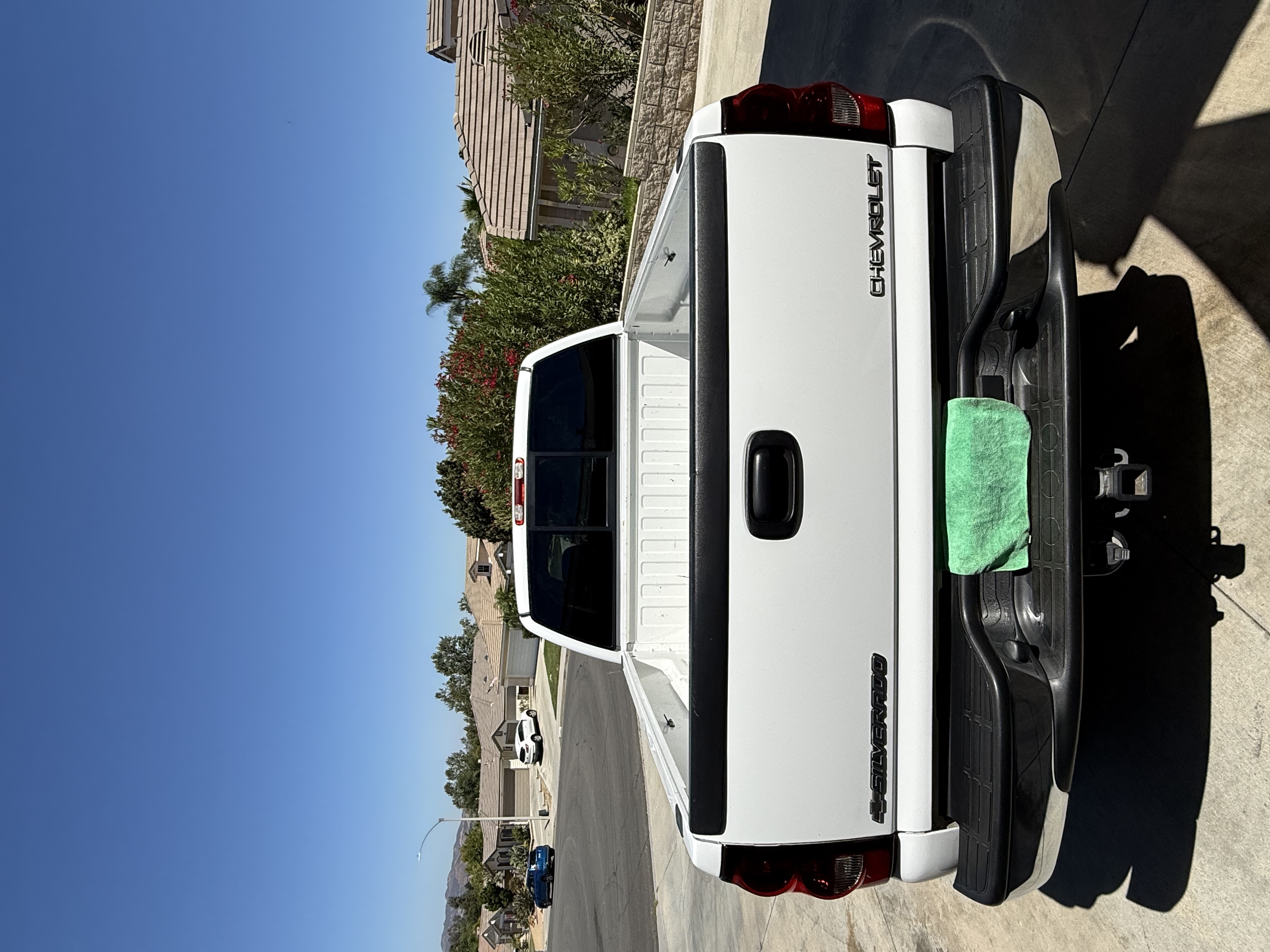 Used 2005 Chevrolet Silverado 2500 LS RWD image 2
