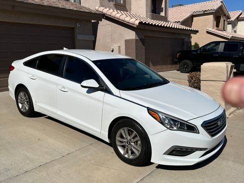 Used 2015 Hyundai Sonata SE w/ Option Group 09 image 2