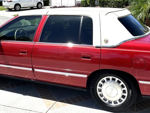 Used 1997 Cadillac De Ville Sedan image 9
