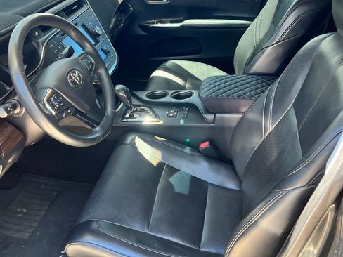 Used 2015 Toyota Avalon Limited image 16