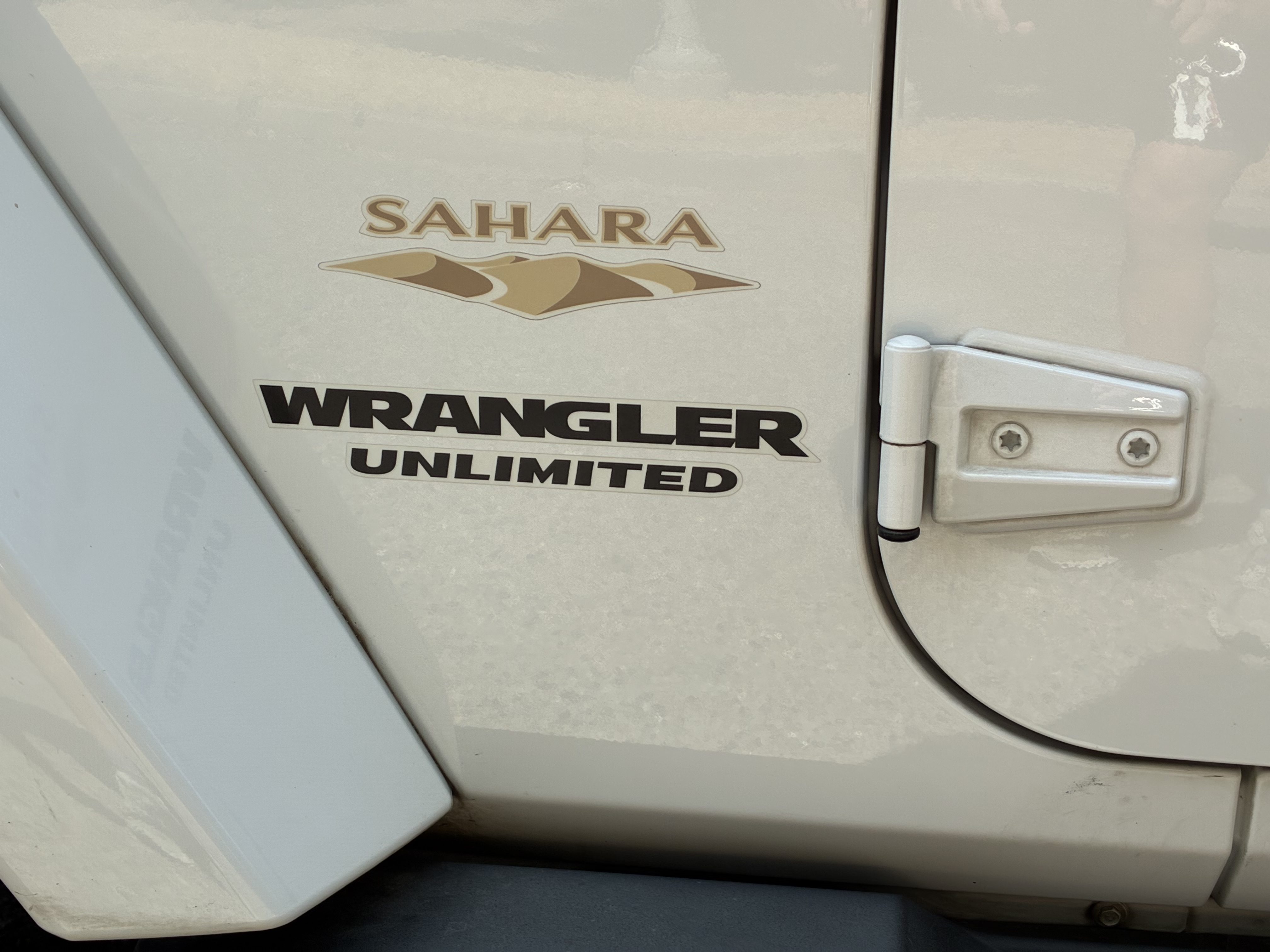 Used 2013 Jeep Wrangler Unlimited Sahara w/ Connectivity Group AWD/4WD image 8