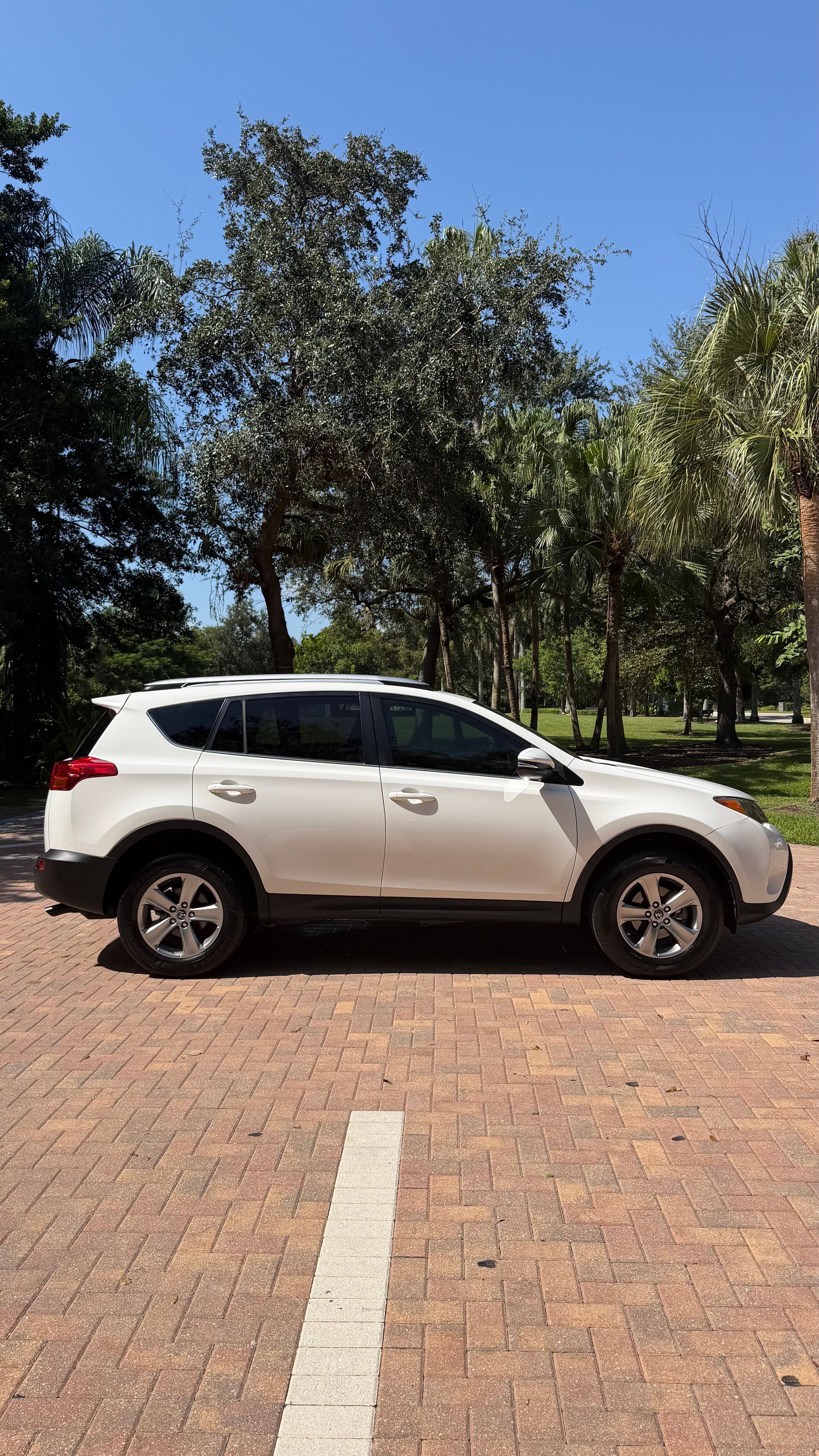 Used 2015 Toyota RAV4 XLE FWD image 6