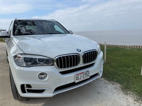 Used 2018 BMW X5 xDrive35d w/ M Sport Package image 2